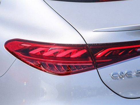 Used 2023 Mercedes-Benz EQE 500 4MATIC Sedan image 8