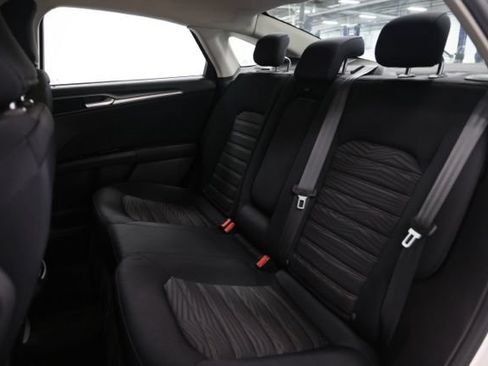 Used 2016 Ford Fusion SE FWD image 32
