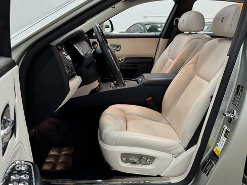 Used 2015 Rolls-Royce Ghost RWD image 34