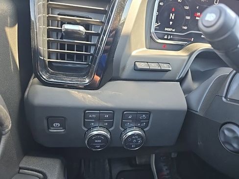 Used 2025 GMC Sierra 1500 AT4 w/ Technology Package AWD/4WD image 23