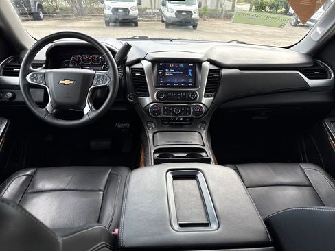 Used 2015 Chevrolet Suburban LTZ image 6
