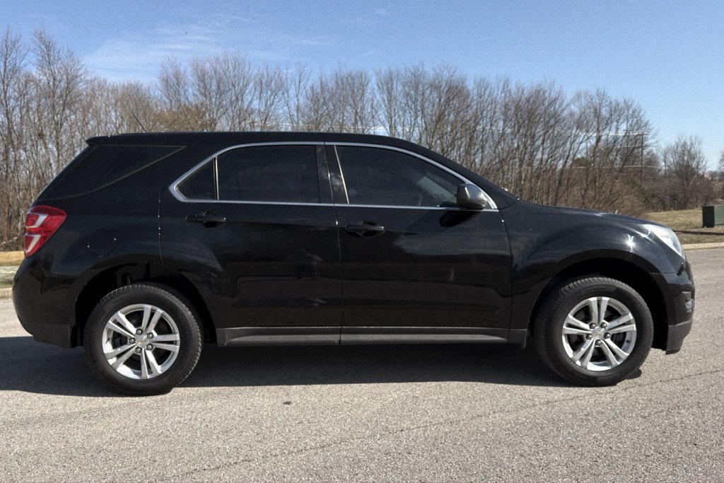 Used 2017 Chevrolet Equinox LS FWD image 29