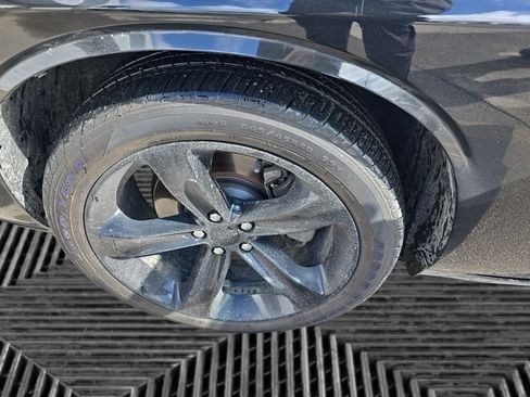 Used 2016 Dodge Challenger R/T image 2