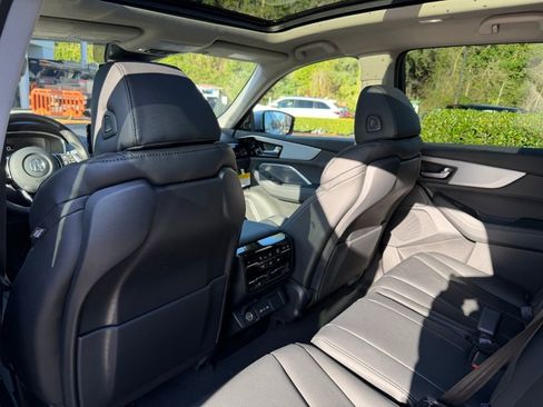 New 2026 Acura MDX SH-AWD image 30