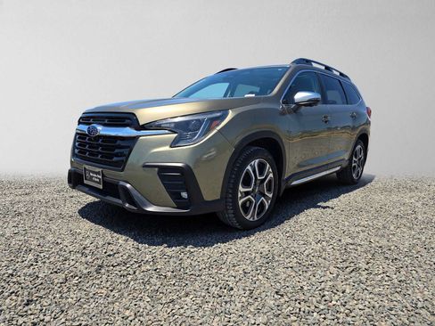 Used 2023 Subaru Ascent Limited w/ Technology Package AWD/4WD image 7