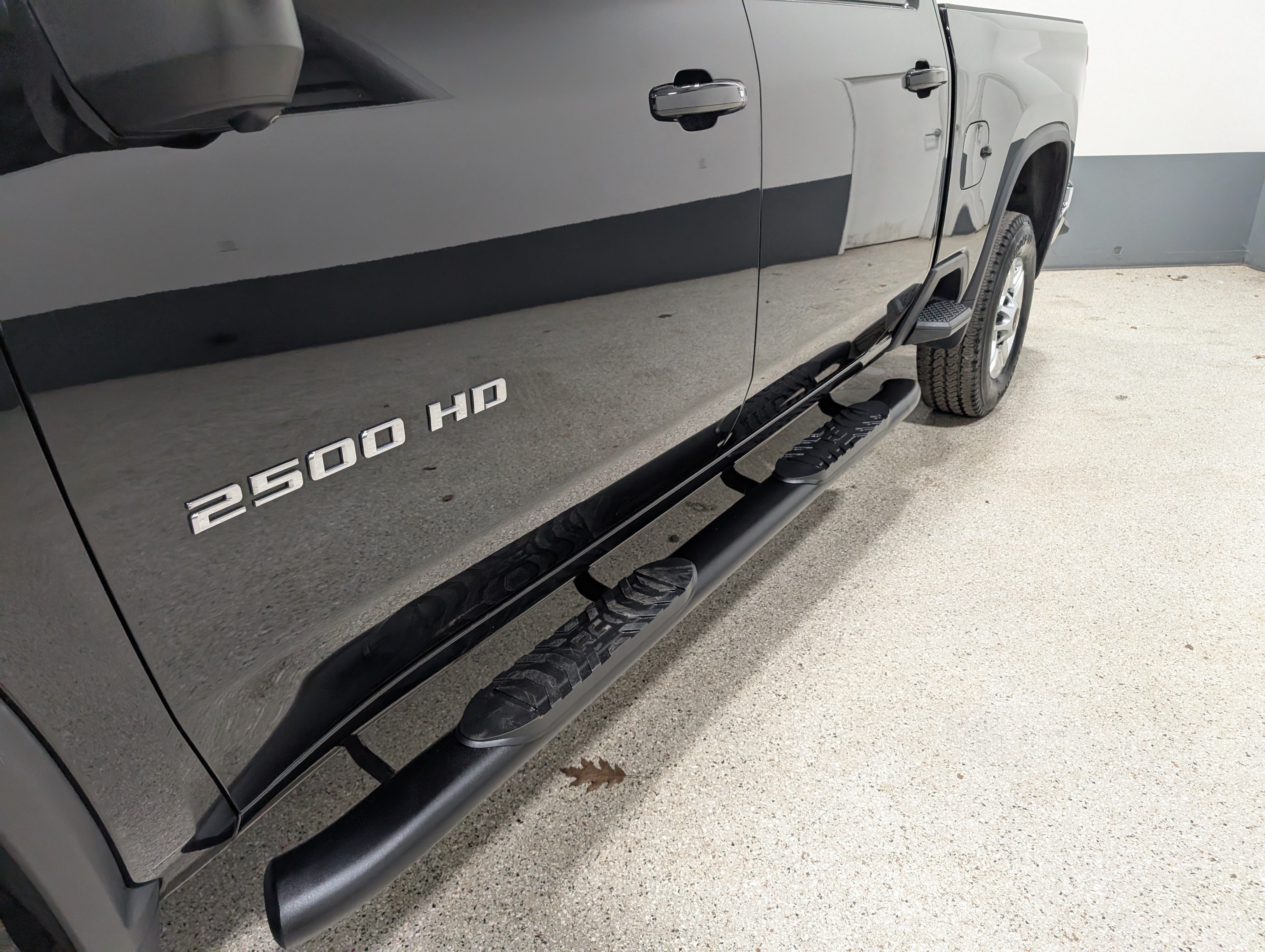 Used 2024 Chevrolet Silverado 2500 LT w/ All Star Edition AWD/4WD image 9