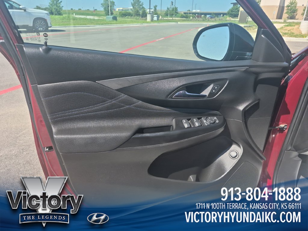 Used 2024 Buick Envista Sport Touring w/ Convenience I Package FWD image 11
