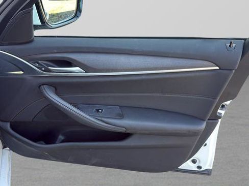 Used 2022 BMW 530i w/ Convenience Package image 23