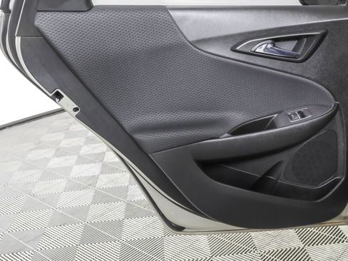 Used 2016 Chevrolet Malibu LT image 36