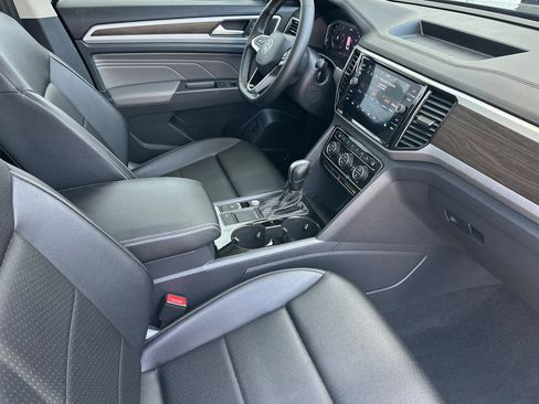 Used 2023 Volkswagen Atlas SE w/ Panoramic Sunroof Package FWD image 17