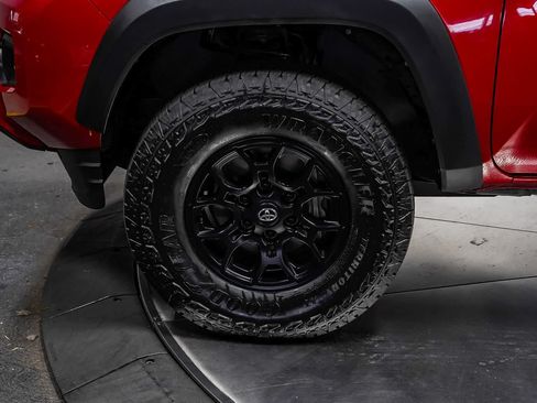Certified 2022 Toyota Tacoma SR w/ SX Package RWD image 9