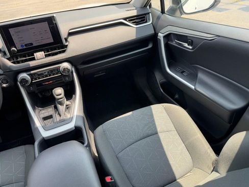Used 2025 Toyota RAV4 XLE FWD image 17