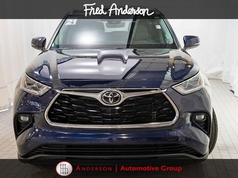 Used 2021 Toyota Highlander Limited AWD/4WD image 2