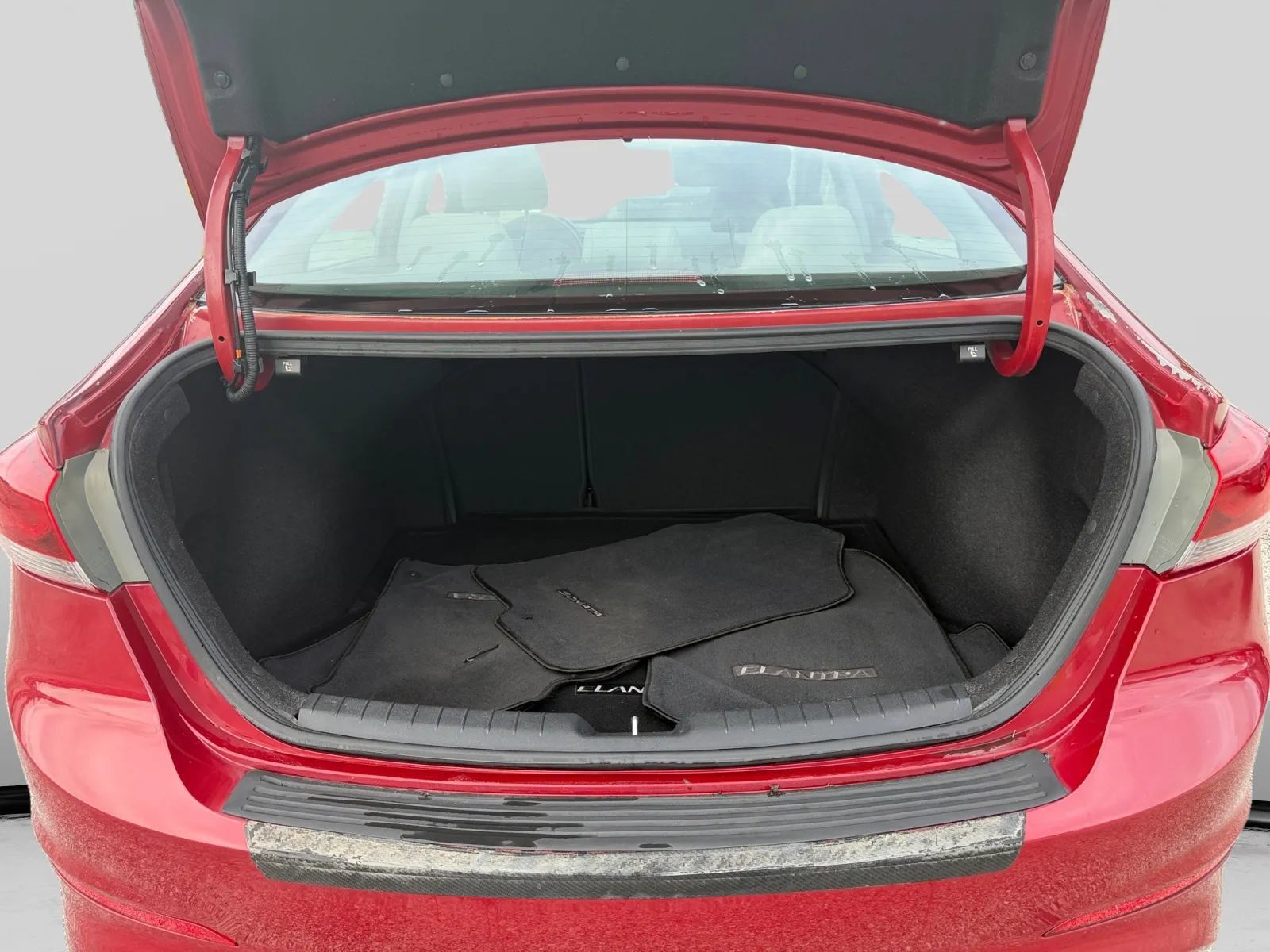 Used 2017 Hyundai Elantra SE FWD image 19