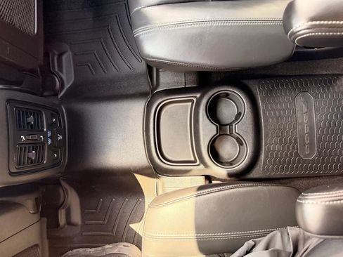 Used 2022 Dodge Durango GT AWD/4WD image 14