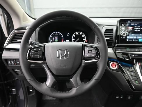 New 2026 Honda Odyssey Touring image 19