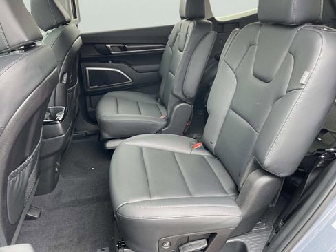 New 2025 Kia Telluride S image 17