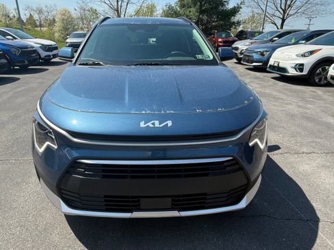 New 2025 Kia Niro EX w/ EX Cold Weather Package image 2