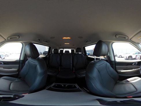 Used 2026 Kia Carnival FWD image 44