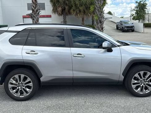 Used 2022 Toyota RAV4 XLE Premium FWD image 9