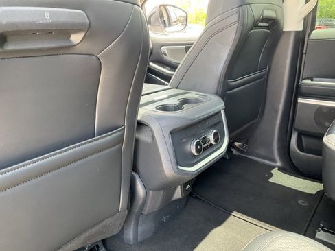 Used 2025 Ford Expedition Max Platinum AWD/4WD image 12