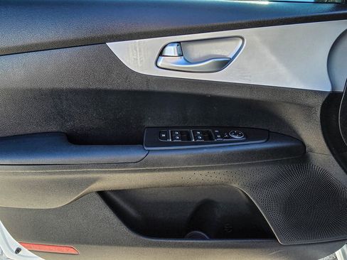 Used 2024 Kia Forte LXS image 11