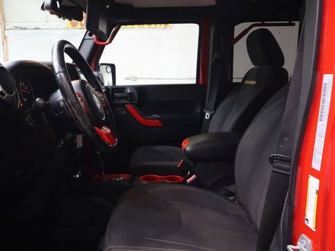 Used 2015 Jeep Wrangler Unlimited Sahara AWD/4WD image 17