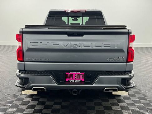 Used 2022 Chevrolet Silverado 1500 High Country w/ Technology Package image 9