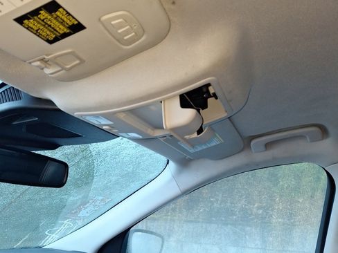 Used 2022 Ford Escape Titanium image 10