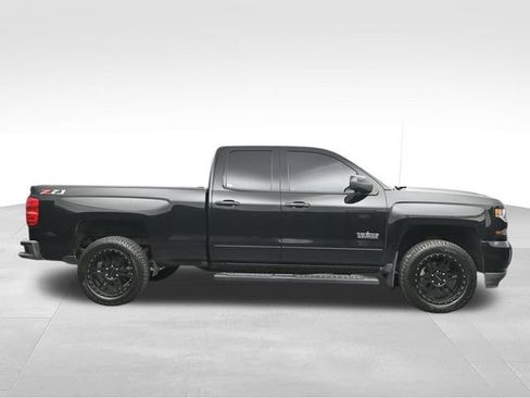 Used 2018 Chevrolet Silverado 1500 LT w/ Texas Edition AWD/4WD image 12
