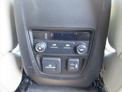 Used 2019 Buick Enclave Essence image 15