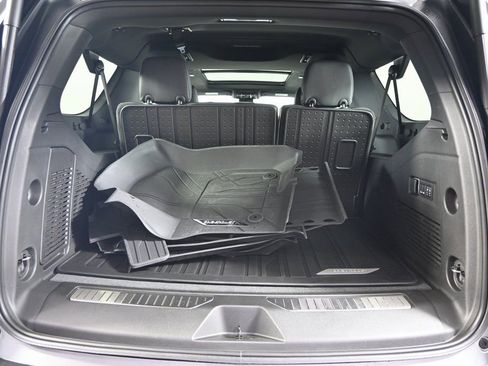 New 2026 Chevrolet Suburban Premier w/ Sun And Tow Package AWD/4WD image 17