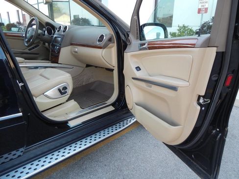 Used 2008 Mercedes-Benz GL 450 4MATIC image 36