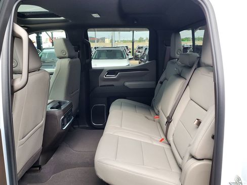 New 2026 GMC Sierra 1500 SLT image 43