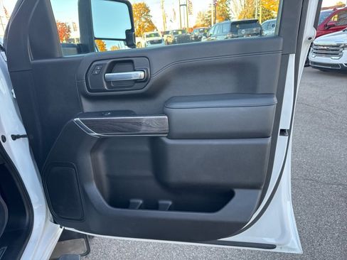 Used 2023 Chevrolet Silverado 3500 LTZ image 46