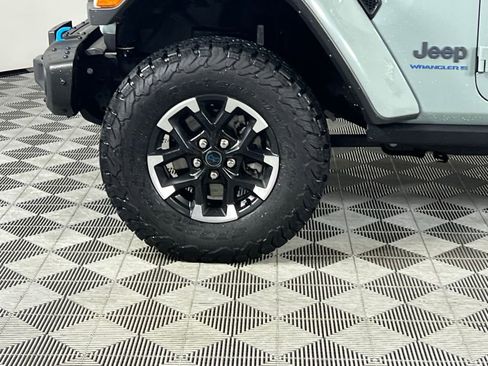 Used 2024 Jeep Wrangler Unlimited Rubicon 4xe image 12