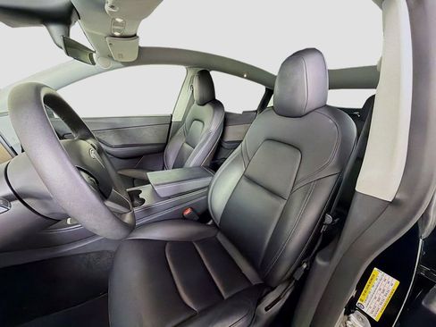 Used 2021 Tesla Model Y Long Range image 13