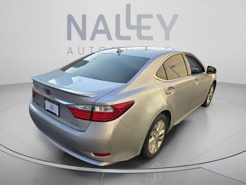 Used 2013 Lexus ES 300h w/ Luxury Pkg FWD image 5