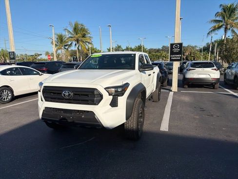 Used 2024 Toyota Tacoma SR image 22