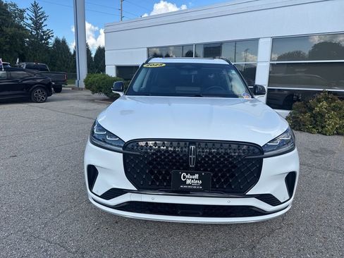 Used 2025 Lincoln Aviator Reserve w/ Equipment Group 201A image 5