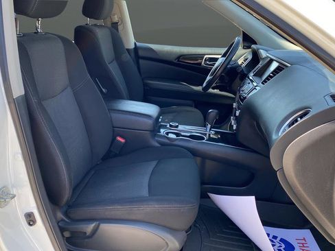 Used 2020 Nissan Pathfinder SV AWD/4WD image 24