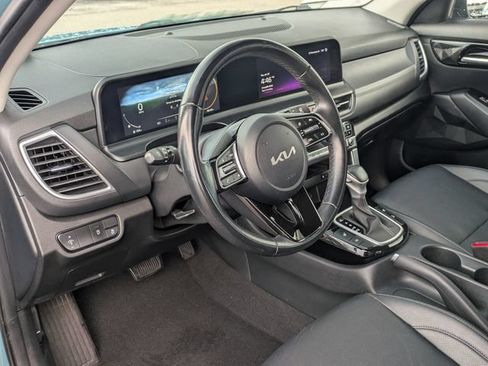 Used 2024 Kia Seltos EX FWD image 30