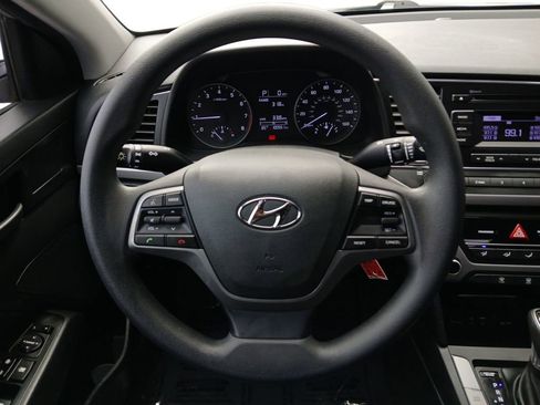 Used 2018 Hyundai Elantra SE FWD image 21