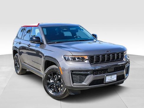 New 2026 Jeep Grand Cherokee Altitude RWD image 2