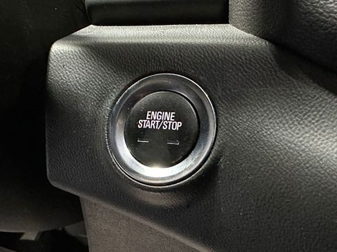 Used 2020 GMC Terrain SLE w/ Driver Convenience Package image 16