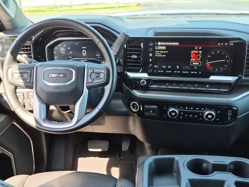 Used 2025 GMC Sierra 1500 SLT AWD/4WD image 31