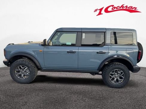 New 2025 Ford Bronco Badlands image 4