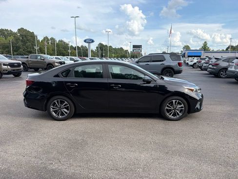 Used 2024 Kia Forte LXS FWD image 2
