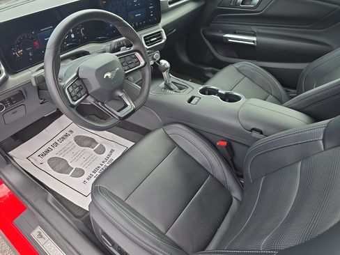 Used 2025 Ford Mustang GT Premium RWD image 13