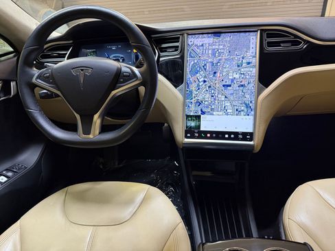 Used 2014 Tesla Model S P85 image 4